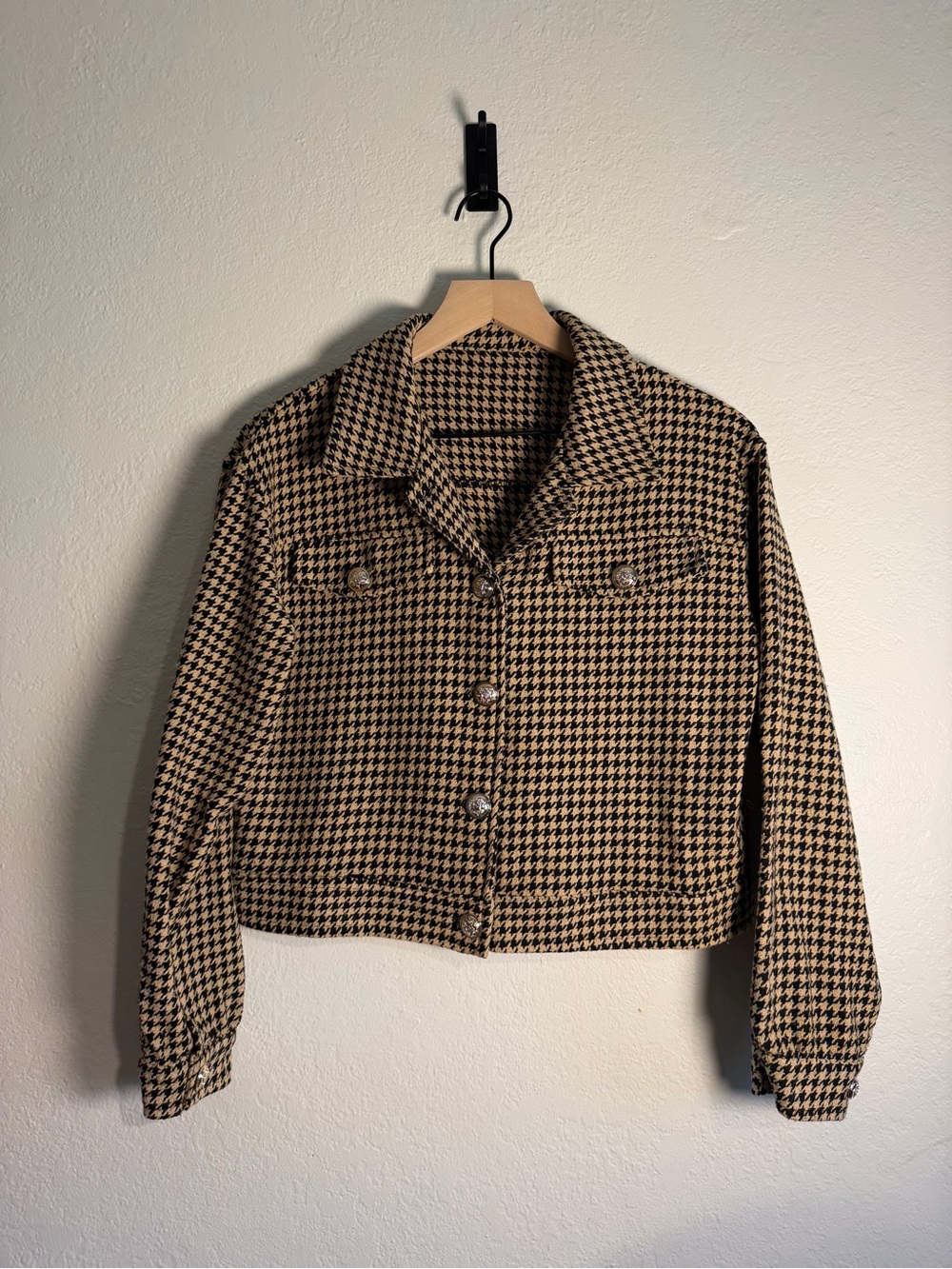 Houndstooth Cropped Button-Front Jacket in Brown/Black